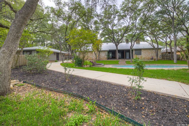 8738 GARDEN RIDGE DR, San Antonio, TX 78266