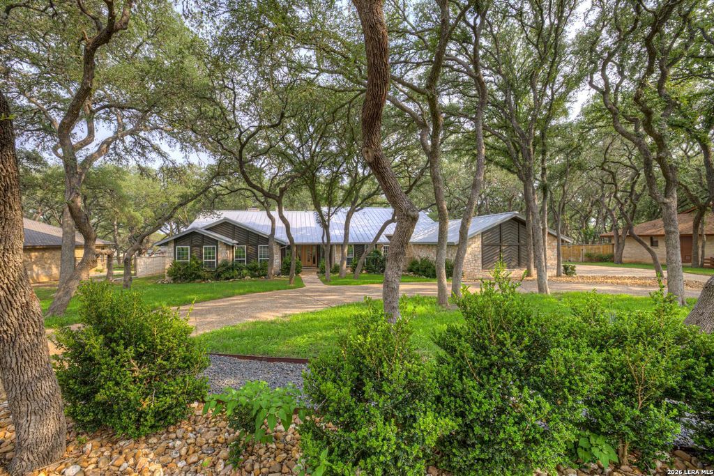 8738 GARDEN RIDGE DR, San Antonio, TX 78266