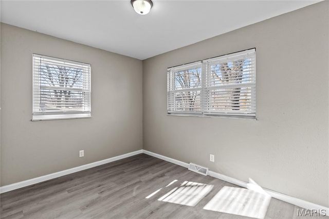 130 E Oak Street, St Clair, MO 63077