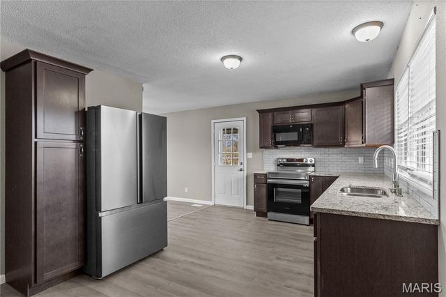 130 E Oak Street, St Clair, MO 63077