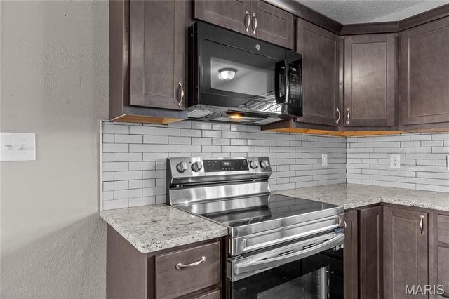 130 E Oak Street, St Clair, MO 63077