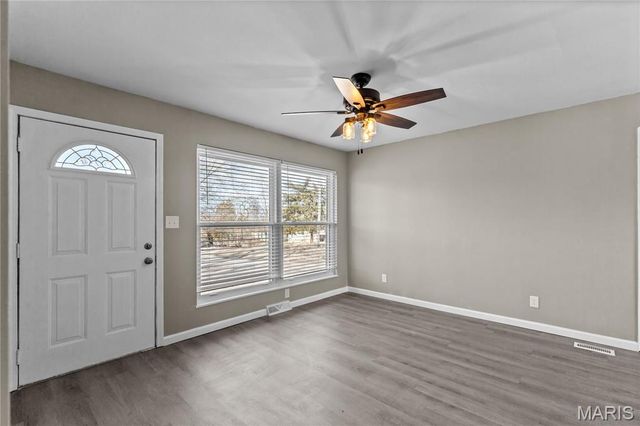 130 E Oak Street, St Clair, MO 63077