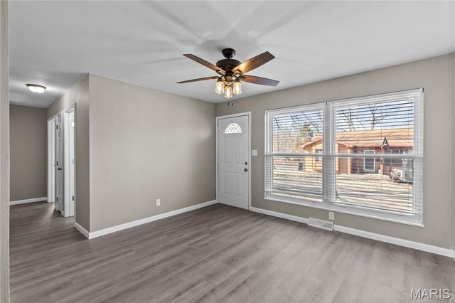 130 E Oak Street, St Clair, MO 63077