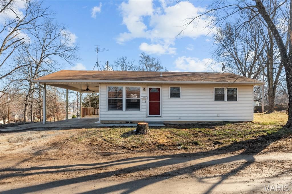 130 E Oak Street, St Clair, MO 63077