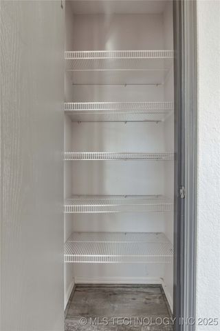 1000 Edinburg Drive, Yukon, OK 73099