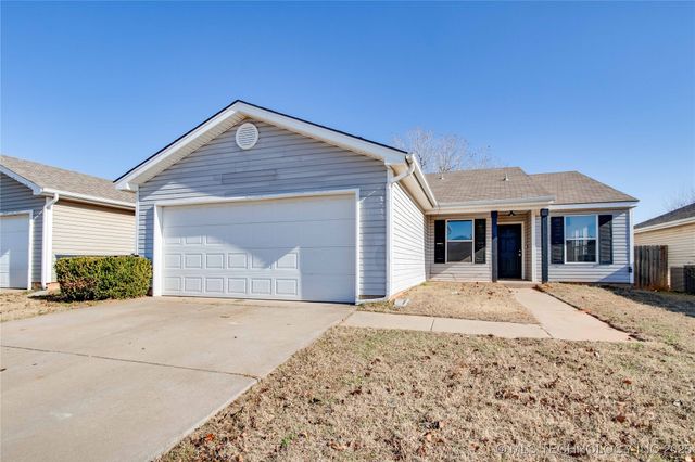 1000 Edinburg Drive, Yukon, OK 73099
