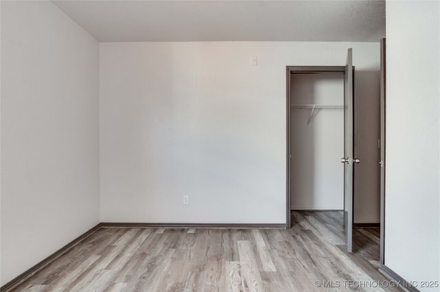 1000 Edinburg Drive, Yukon, OK 73099