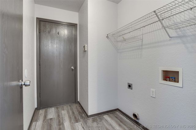 1000 Edinburg Drive, Yukon, OK 73099