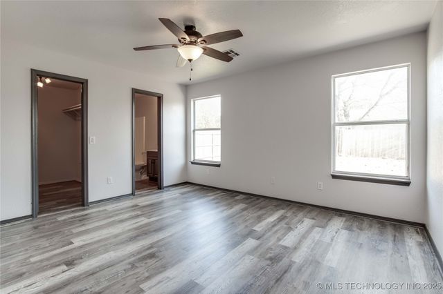 1000 Edinburg Drive, Yukon, OK 73099