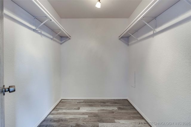 1000 Edinburg Drive, Yukon, OK 73099