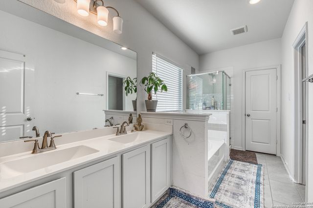 7402 Anchors Peak, San Antonio, TX 78244