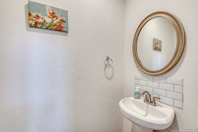 7402 Anchors Peak, San Antonio, TX 78244