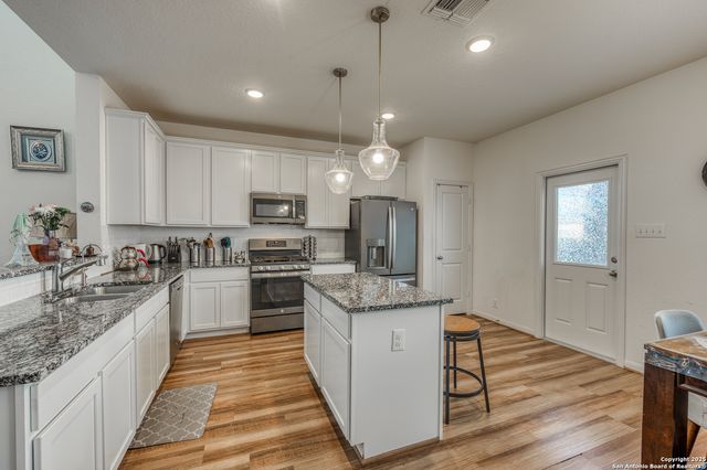 7402 Anchors Peak, San Antonio, TX 78244