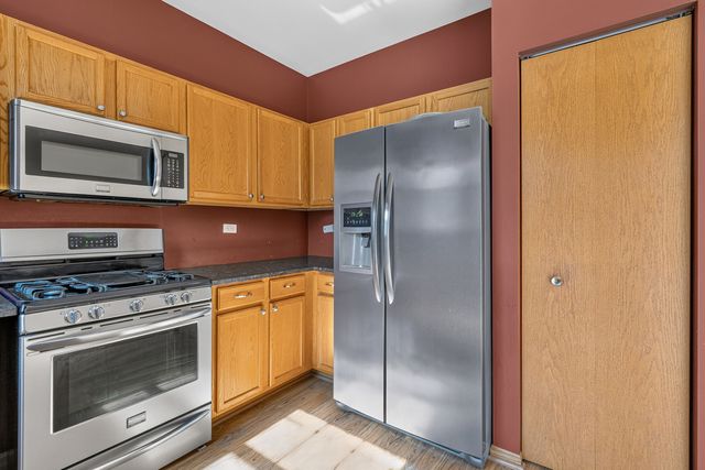 2325 Graystone Drive, Joliet, IL 60431