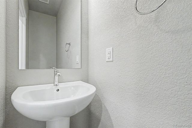 9729 Albion Lane, Denver, CO 80229