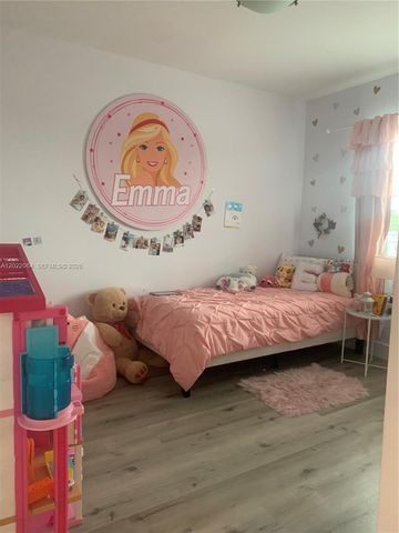 810 E 32nd St 810, Hialeah, FL 33013