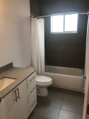 810 E 32nd St 810, Hialeah, FL 33013