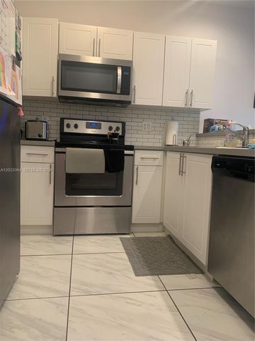 810 E 32nd St 810, Hialeah, FL 33013