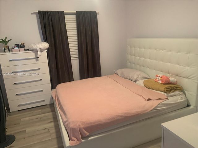 810 E 32nd St 810, Hialeah, FL 33013