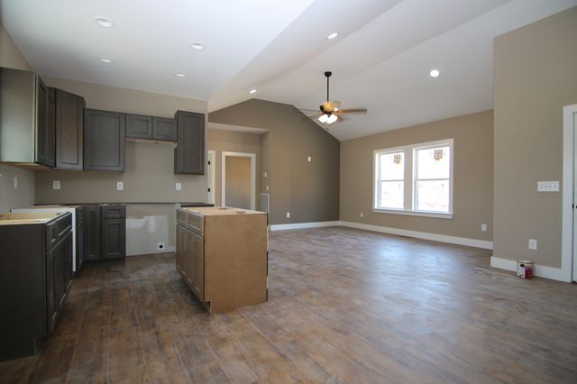 101 N Statesville Ave, Watertown, TN 37184