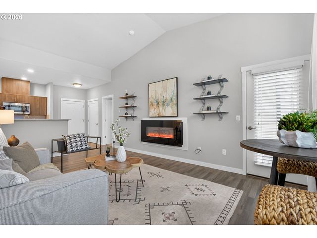 16441 Nw CHADWICK Way 303, Portland, OR 97229