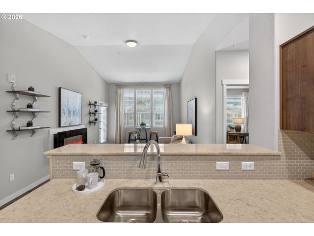 16441 Nw CHADWICK Way 303, Portland, OR 97229