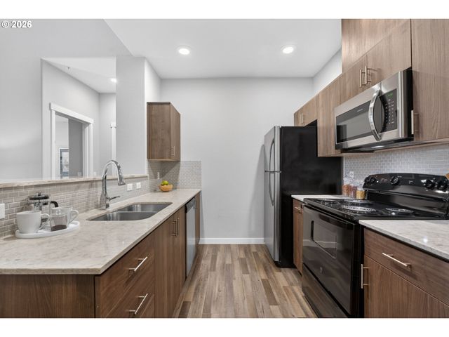 16441 Nw CHADWICK Way 303, Portland, OR 97229