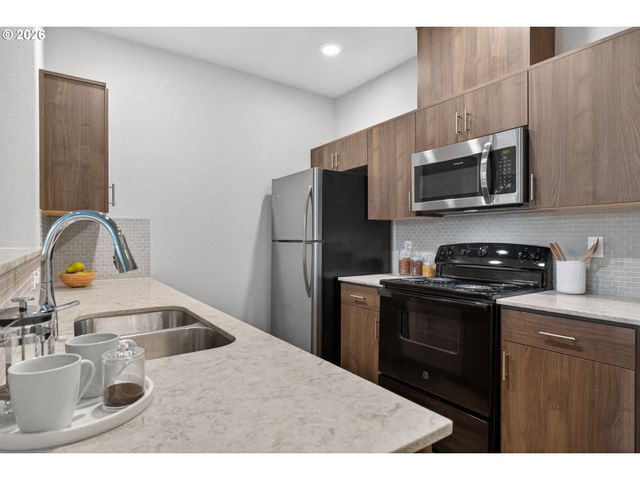 16441 Nw CHADWICK Way 303, Portland, OR 97229