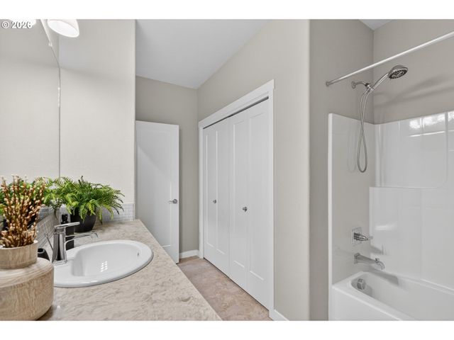 16441 Nw CHADWICK Way 303, Portland, OR 97229