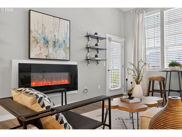 16441 Nw CHADWICK Way 303, Portland, OR 97229