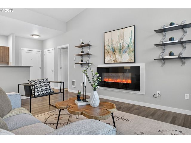 16441 Nw CHADWICK Way 303, Portland, OR 97229