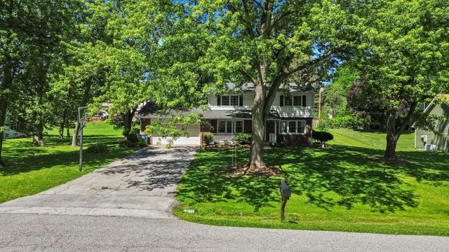 228 Weblos Trail, Valparaiso, IN 46385