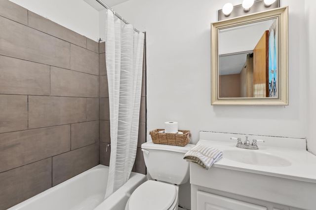 228 Weblos Trail, Valparaiso, IN 46385