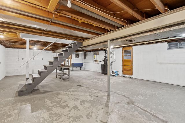 228 Weblos Trail, Valparaiso, IN 46385
