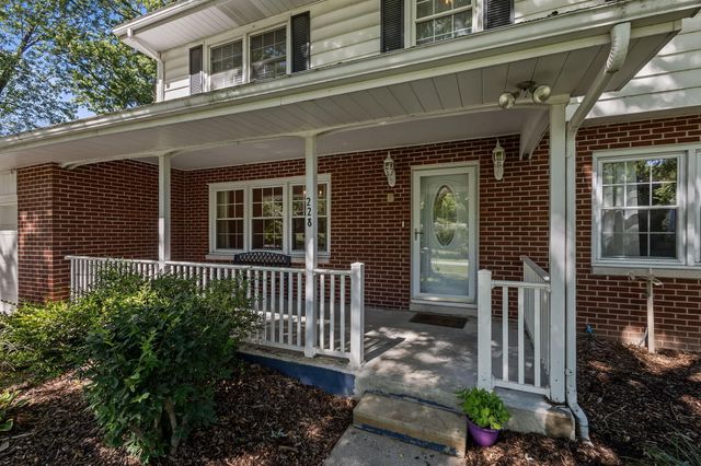 228 Weblos Trail, Valparaiso, IN 46385