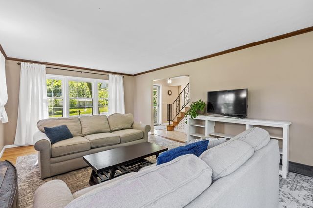 228 Weblos Trail, Valparaiso, IN 46385