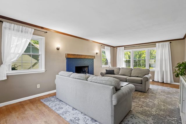228 Weblos Trail, Valparaiso, IN 46385