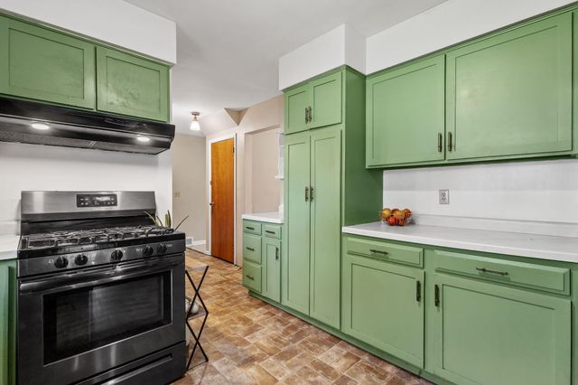 228 Weblos Trail, Valparaiso, IN 46385