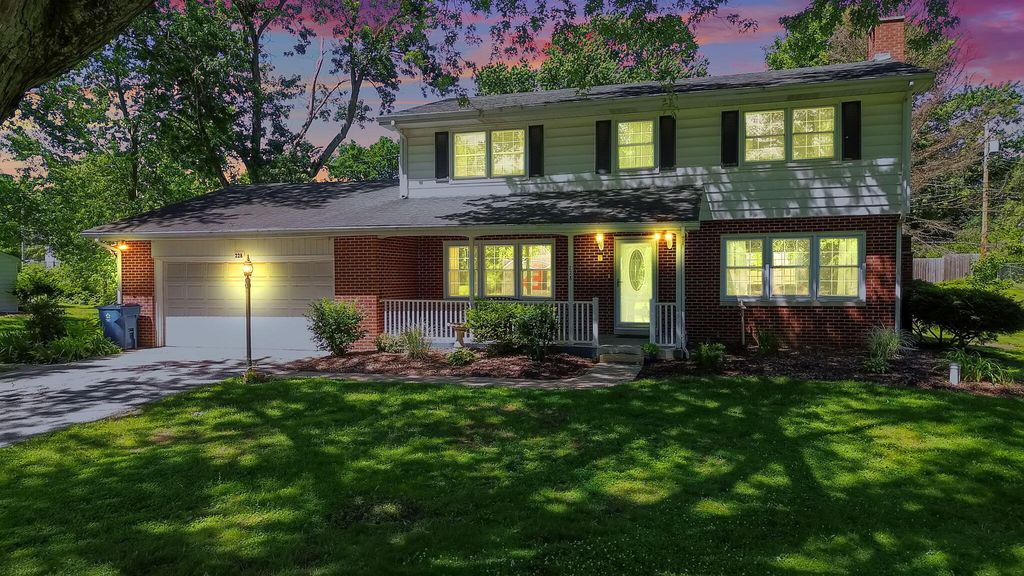 228 Weblos Trail, Valparaiso, IN 46385