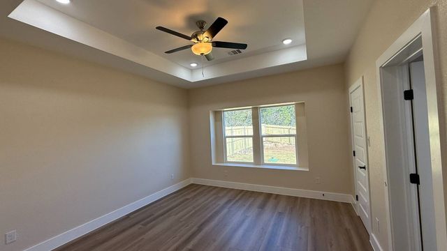 2615 Creekview Drive, Granbury, TX 76048