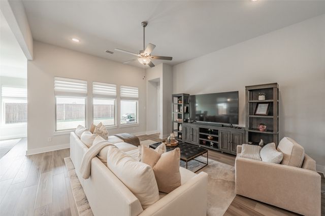 918 Hawthorn Lane, Mansfield, TX 76063