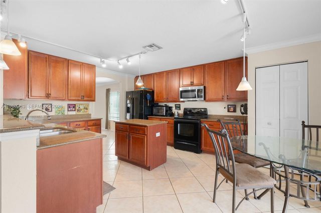 4628 SW 129th Ave, Miramar, FL 33027