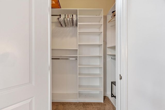 52 Lawrence Drive 515, Lowell, MA 01854