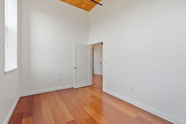 52 Lawrence Drive 515, Lowell, MA 01854