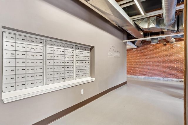 52 Lawrence Drive 515, Lowell, MA 01854