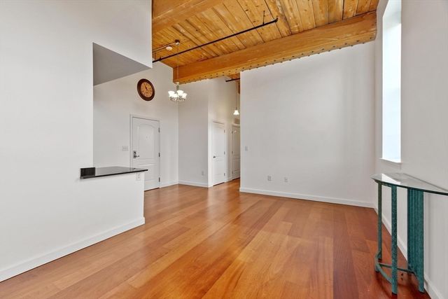 52 Lawrence Drive 515, Lowell, MA 01854