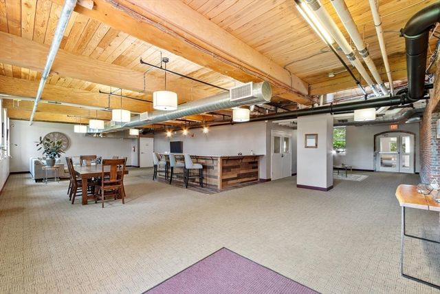 52 Lawrence Drive 515, Lowell, MA 01854