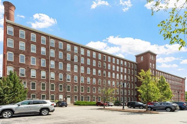 52 Lawrence Drive 515, Lowell, MA 01854