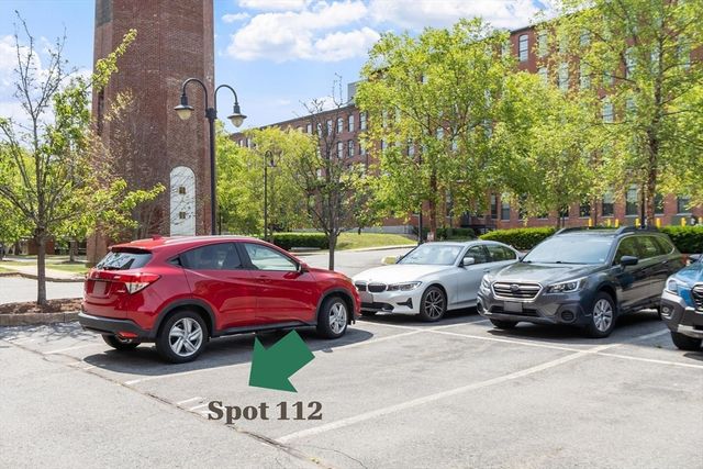 52 Lawrence Drive 515, Lowell, MA 01854