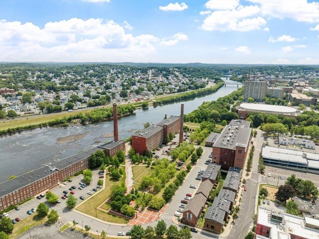 52 Lawrence Drive 515, Lowell, MA 01854